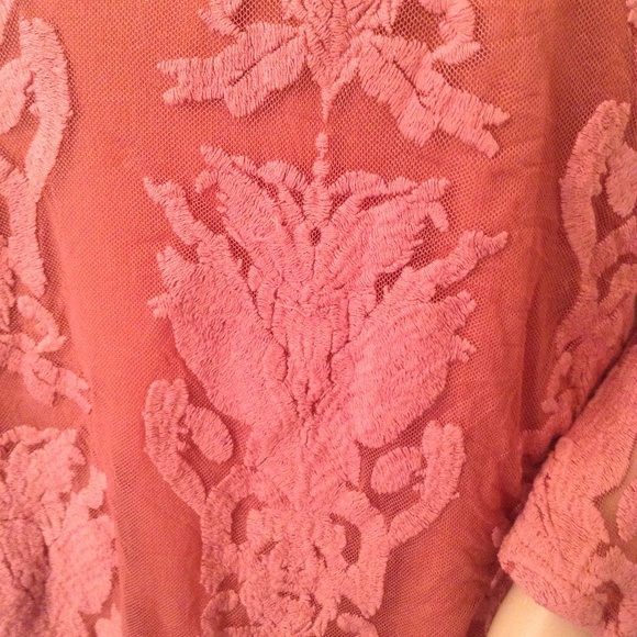 Charlotte Russe Medium Bell Sleeve Pink Lace Tunic - Picture 3 of 5
